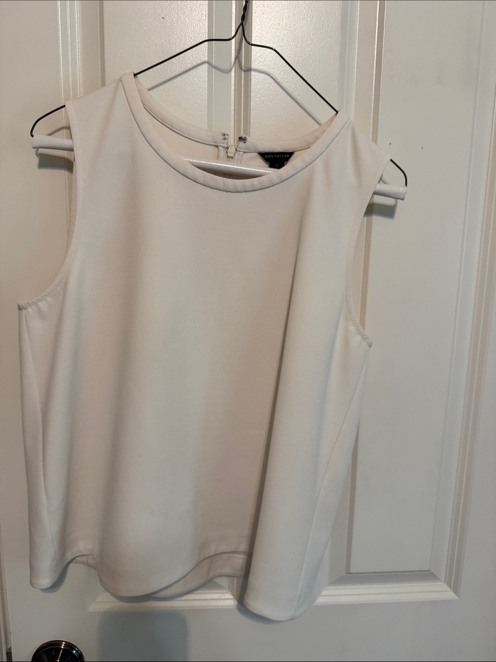Ann Taylor Cream Sleeveless Rounded-Neck Camisole